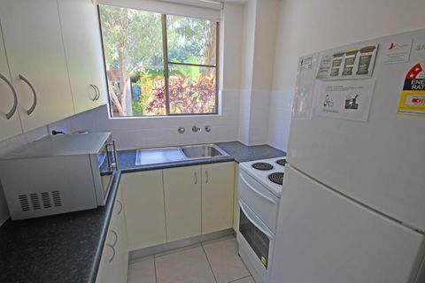 Dunes Holiday Apartments Unit 1 - Accommodation Gladstone 3