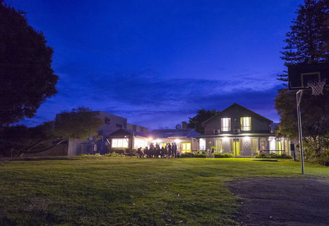 Dunsborough Beachouse YHA - Accommodation Gladstone 2