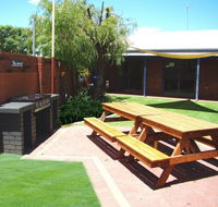 Dunsborough Inn Backpackers - Accommodation Gladstone