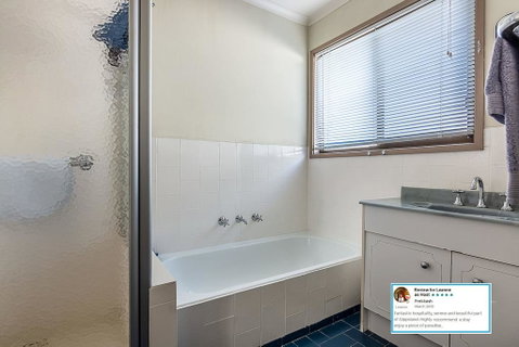Eagle Bay Cottage - Accommodation Gladstone 2