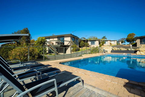 Eagle Heights Holiday Units - Accommodation Gladstone 0