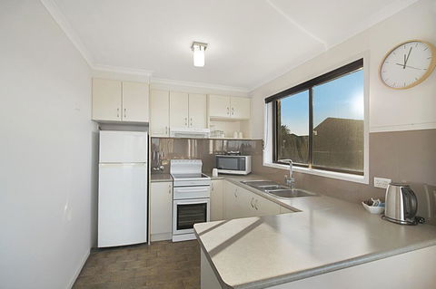 Eagle Heights Holiday Units - Accommodation Gladstone 3