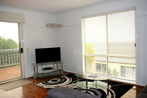 EAGLES NEST VIEWS ON TAMARA - Accommodation Gladstone 2