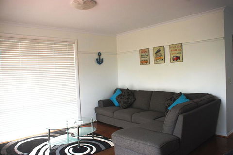 EAGLES NEST VIEWS ON TAMARA - Accommodation Gladstone 1