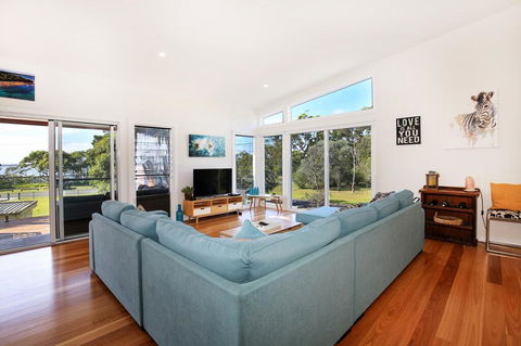Eagleview - Pet Friendly - 4 Min Walk To Beach - Accommodation Gladstone 0