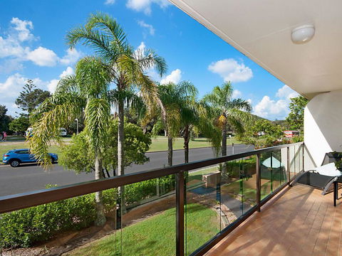 EAST COAST ESCAPES - Byron Beachfront - Accommodation Gladstone 0