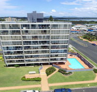 Ebbtide 2 - On Main Beach - Accommodation Gladstone