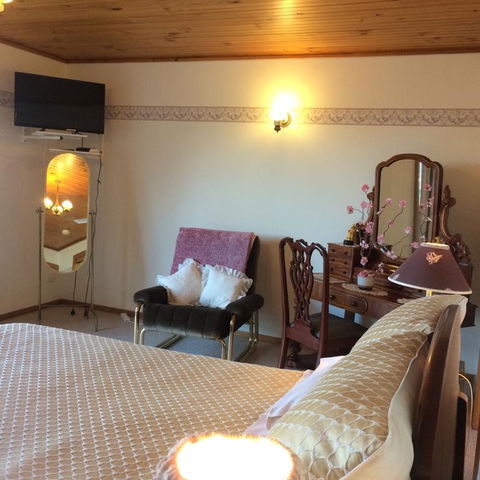 Eden Bed & Breakfast - Accommodation Gladstone 3