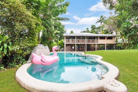 Edge Hill Holiday Home / Cairns - Accommodation Gladstone 1