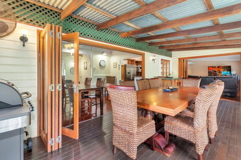 Edge Hill Holiday Home / Cairns - Accommodation Gladstone 3