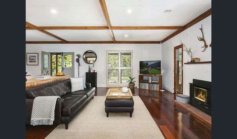 Elixir - Luxury On Acreage - Accommodation Gladstone 3