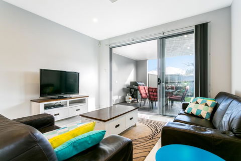 Ella House Adelaide - Accommodation Gladstone 1