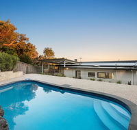 Ellerina Sea Vista Luxury Family Retreat with sauna pool amazing water views walk to beach - Accommodation Gladstone