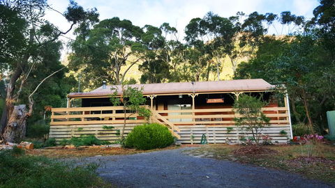 Ellimata Holiday Cottage - Accommodation Gladstone 0