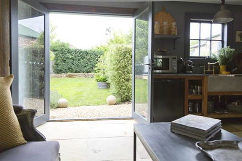 Elm Cottage Barn - Accommodation Gladstone 2