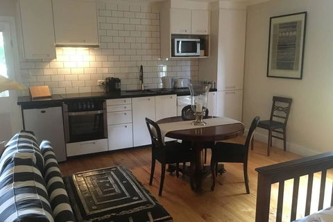 Elmswood BnB - Accommodation Gladstone 3