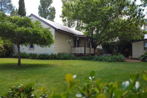Elmswood BnB - Accommodation Gladstone 0