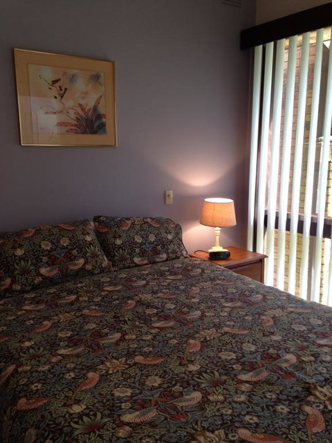 Eltham South Lodge - Accommodation Gladstone 3