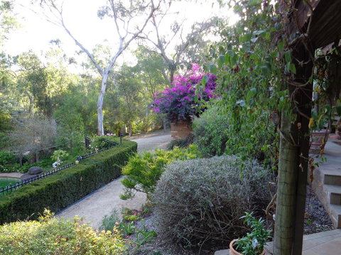 Eltham South Lodge - Accommodation Gladstone 0