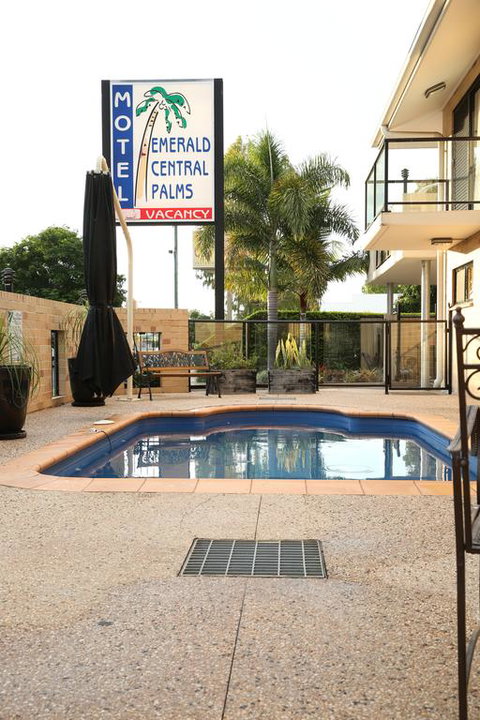 Emerald Central Palms Motel - Accommodation Gladstone 3