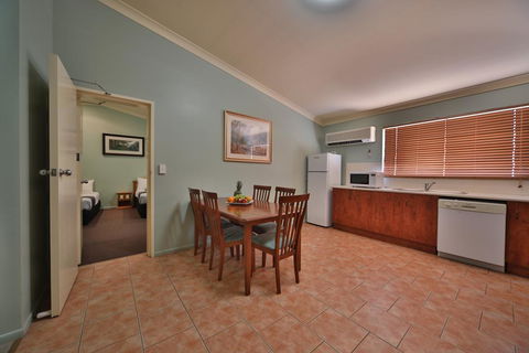 Emerald Explorers Inn - Accommodation Gladstone 1