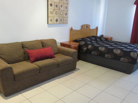 Emerald Gardens Motel & Apartments - Accommodation Gladstone 1