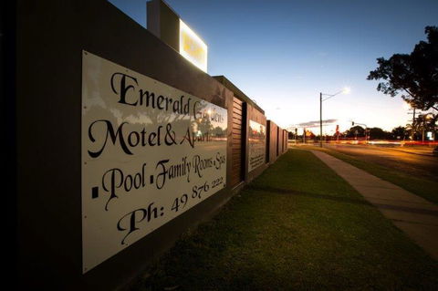 Emerald Gardens Motel & Apartments - Accommodation Gladstone 0