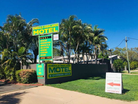 Emerald Highlands Motel - Accommodation Gladstone 0
