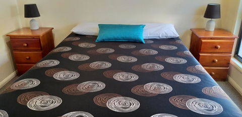 Emerald Motel Apartments - Accommodation Gladstone 3