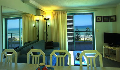 Emerald Sands Holiday Apartments - Accommodation Gladstone 3