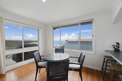 Emerald Views - Accommodation Gladstone 3