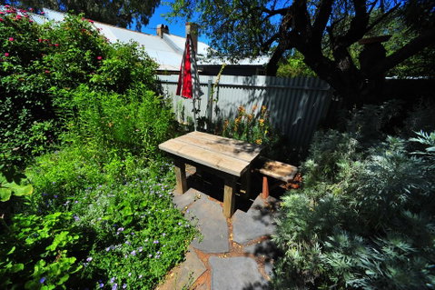 Emma Tiver Heritage Cottage - Accommodation Gladstone 1