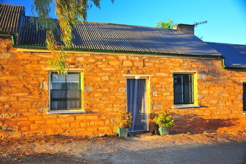 Emma Tiver Heritage Cottage - Accommodation Gladstone 2