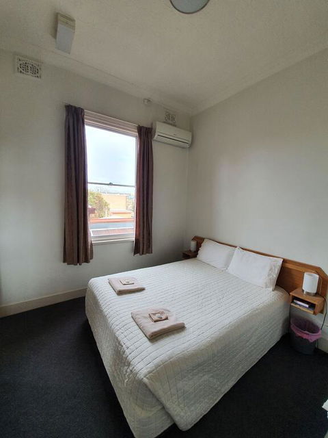 Empire Hotel Goulburn - Accommodation Gladstone 3
