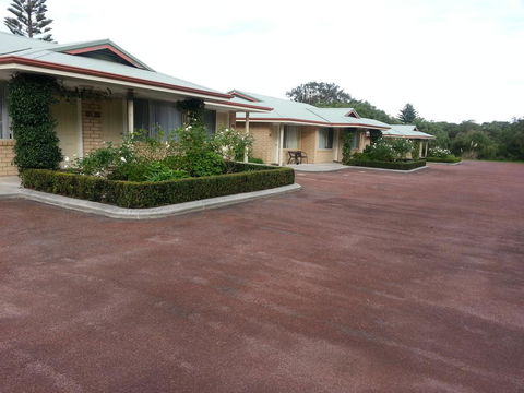 Emu Point Motel - Accommodation Gladstone 0