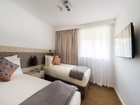 Emu Walk Apartments - Accommodation Gladstone 2