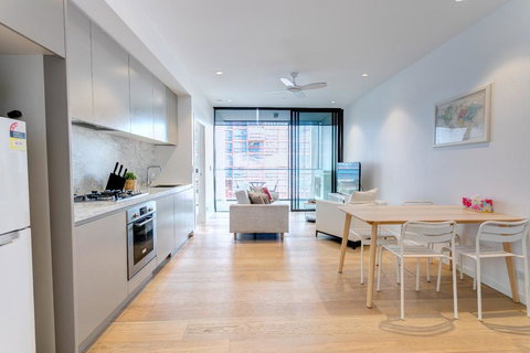 ENCORE IV: Bondi Junction - Accommodation Gladstone 1
