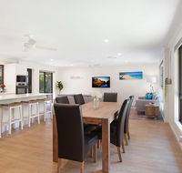 Endless Summer Beach Retreat - Accommodation Gladstone