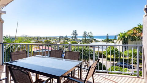 Endless Summer Resort - Accommodation Gladstone 3