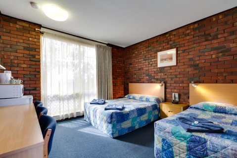Enfield Motel - Accommodation Gladstone 2