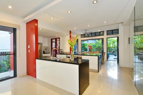 Esplanade Villa - Accommodation Gladstone 0