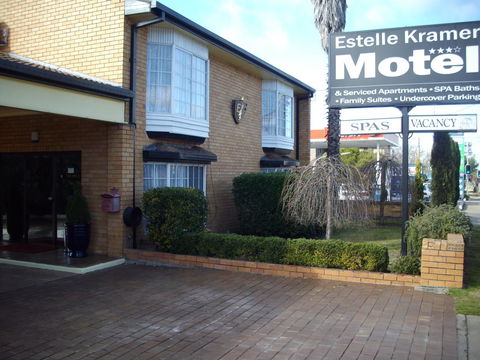 Estelle Kramer Motel - Accommodation Gladstone 1