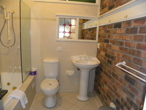 Ettalong Beach Tourist Resort - Accommodation Gladstone 1