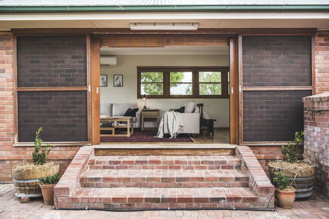 Eurunderee House - Accommodation Gladstone 1