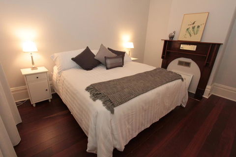 Evelyn House - Accommodation Gladstone 3
