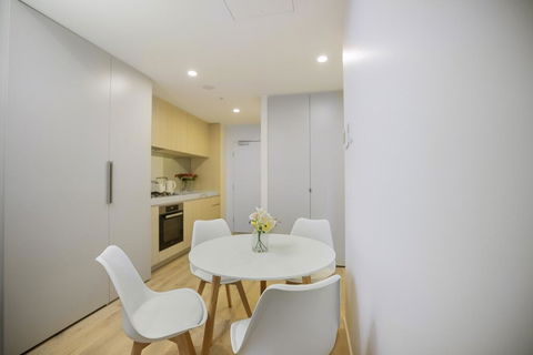 Everhome Melbourne Village 2109 - Accommodation Gladstone 2