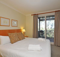 Executive 1 bedroom Spa Villa located within Cypress Lakes Resort - Accommodation Gladstone