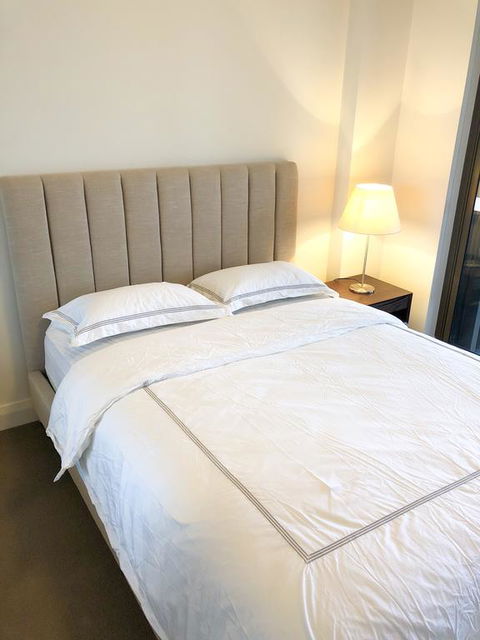 Executive Apartment Sydney Olympic Park - Accommodation Gladstone 3
