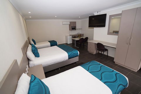 Exies Bagtown - Accommodation Gladstone 0