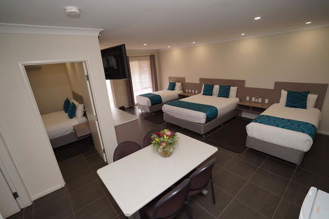 Exies Bagtown - Accommodation Gladstone 1